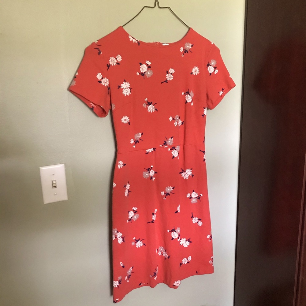Old navy red daisy short sleeve dress